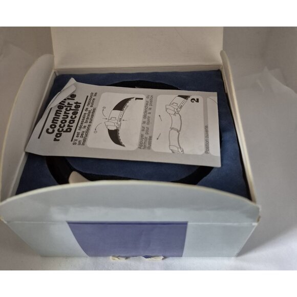 NEW Vtg 2003 Avon Sports Style Mens Watch With Black Strap - Picture 6 of 9